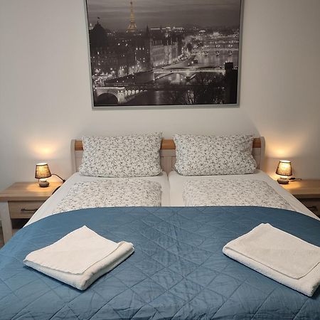 A&M Living Appartement Hamburg-Harburg Buitenkant foto