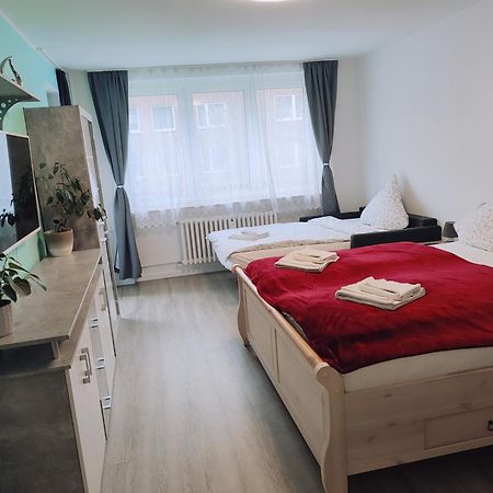 A&M Living Appartement Hamburg-Harburg Buitenkant foto